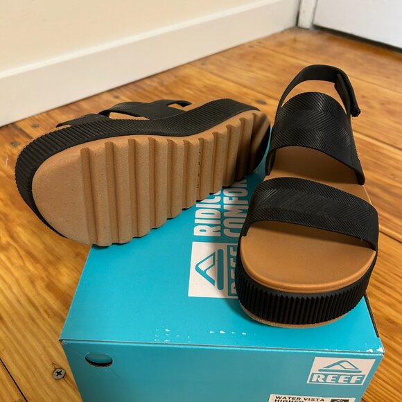 New with Box: Reef Water Vista Higher Sandals - Picture 6 of 8